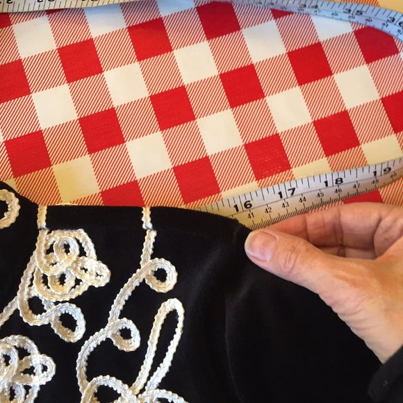 Velour tunic w/ white ribbon detail (M) - Picture 7 of 10